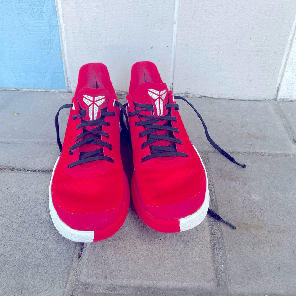 Kobe Mambas University Red Size 5.5